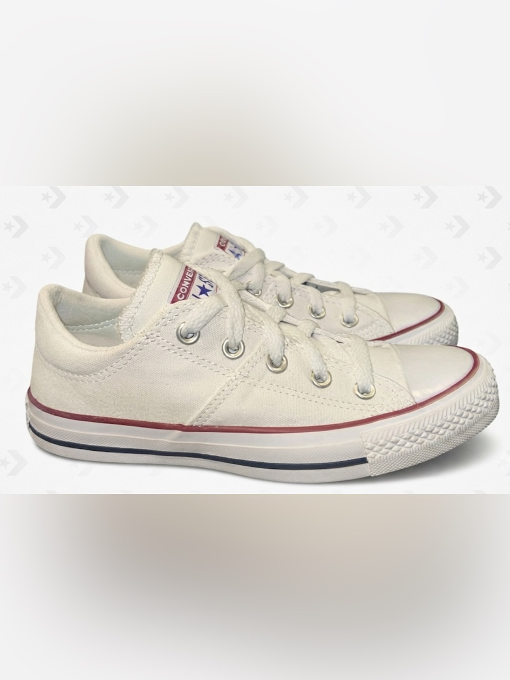 New authentic Converse signature designer white canvas sneakers sz 6 Display